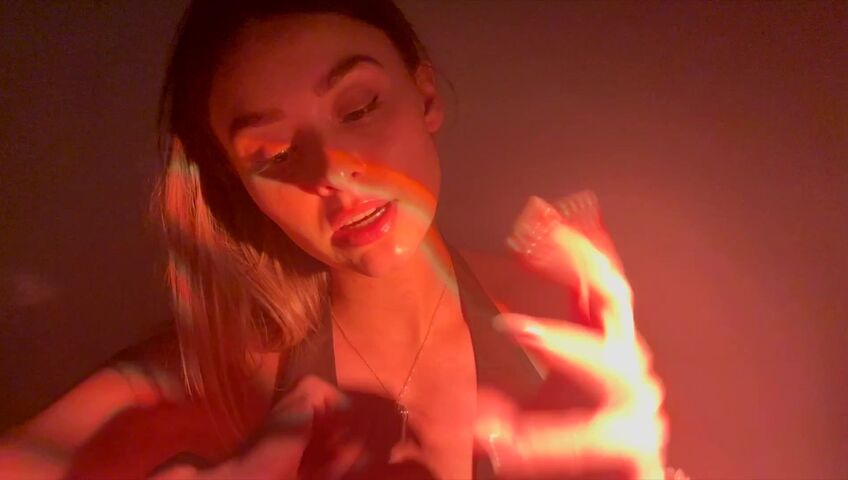 Simply Kel ASMR - Gentle Skin Scratching Brushing, Fabric Sounds, Collarbone Tapping & Massage