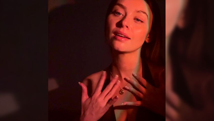 Simply Kel ASMR - Gentle Skin Scratching Brushing, Fabric Sounds, Collarbone Tapping & Massage