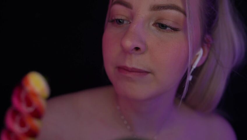 ASMR Janina - Next Level ASMR - Deep & Intense Lilly Suck!