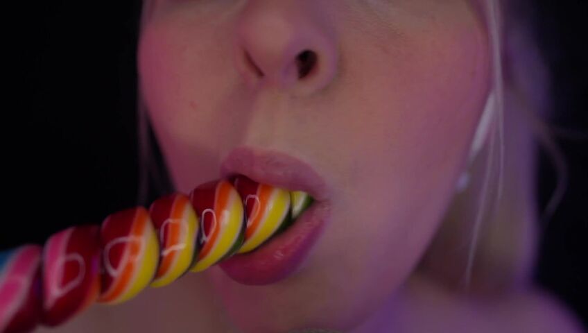 ASMR Janina - Next Level ASMR - Deep & Intense Lilly Suck!