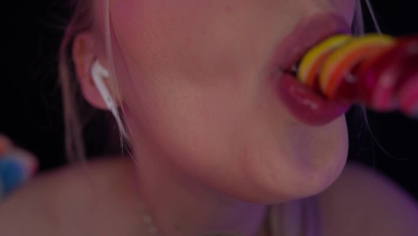 ASMR Janina - Next Level ASMR - Deep & Intense Lilly Suck!