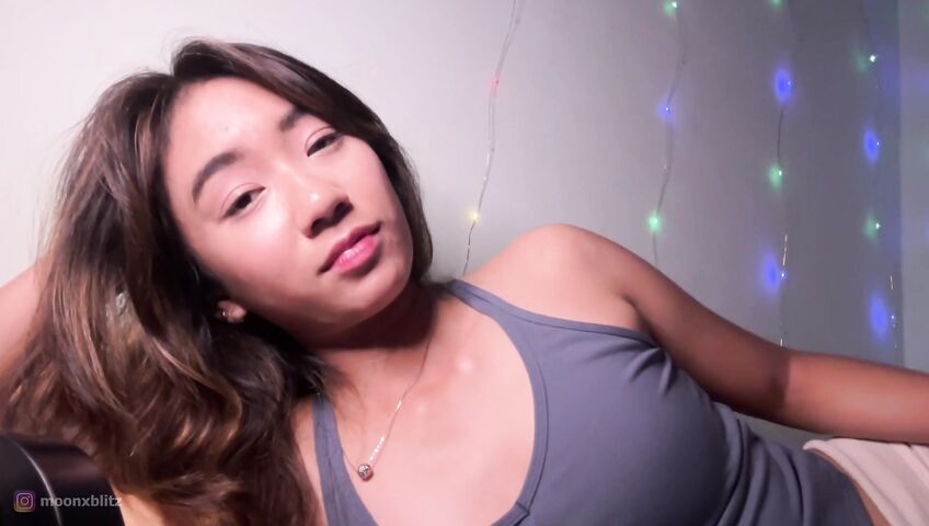 Moon Blitz ASMR - Cozy night with her