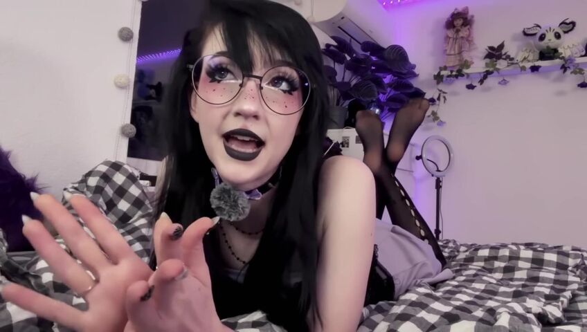 NanaNightray - 7 March 2026 - Obsessive Alt-girl | SFW