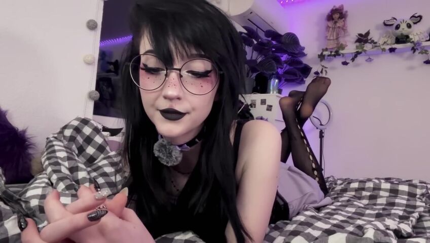 NanaNightray - 7 March 2026 - Obsessive Alt-girl | SFW