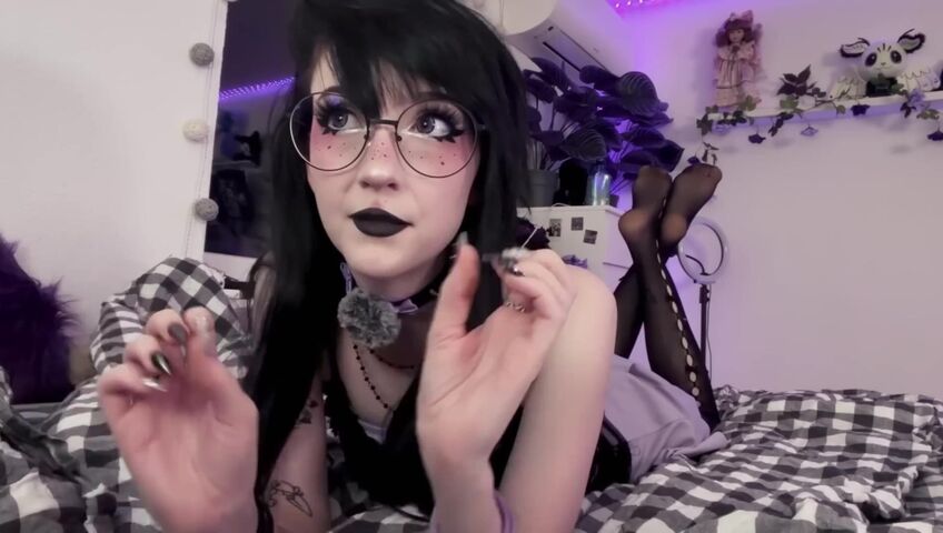 NanaNightray - 7 March 2026 - Obsessive Alt-girl | SFW