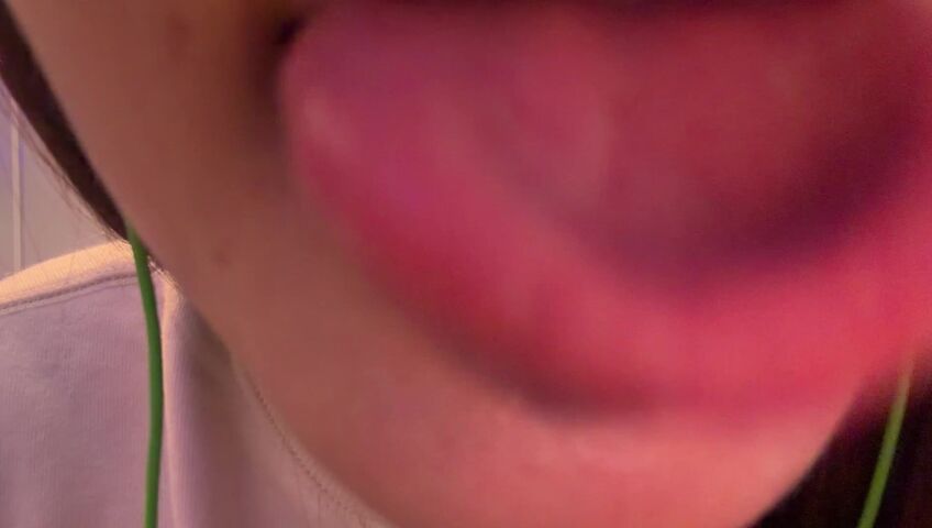 SleepySlugASMR - 1 March 2026 - ASMR 1 Hour of Lens Licking & Mic Licking