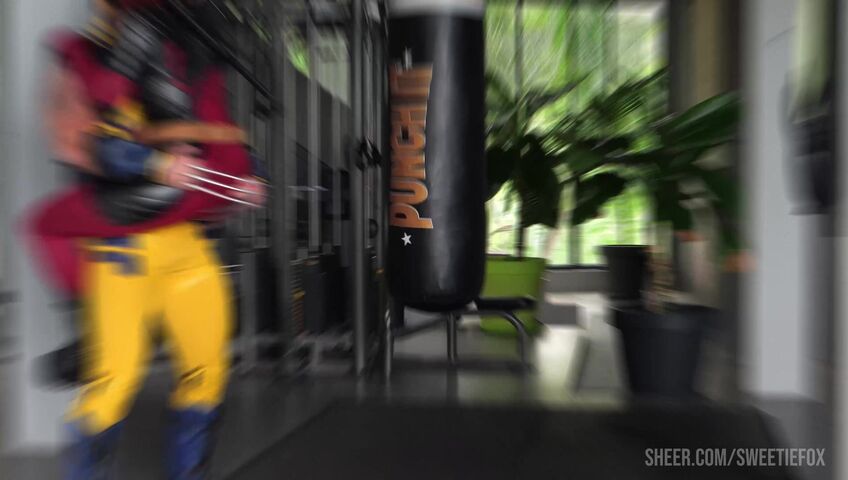 Sweetie Fox - Wolverine HardFucks Deadpool-Hottie after Cunnilingus