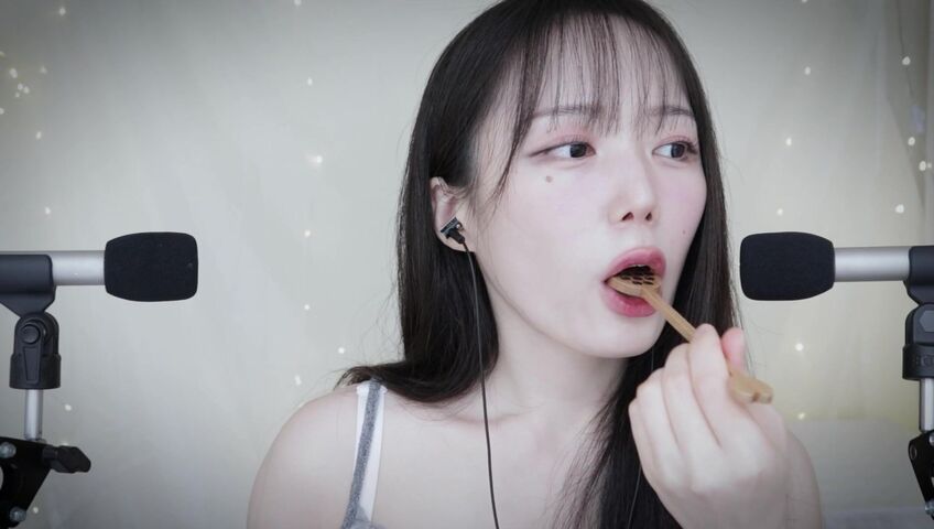 Jamonghae ASMR - 10 March 2026 - Eating You, Mouth Sounds 숟가락으로 뇸