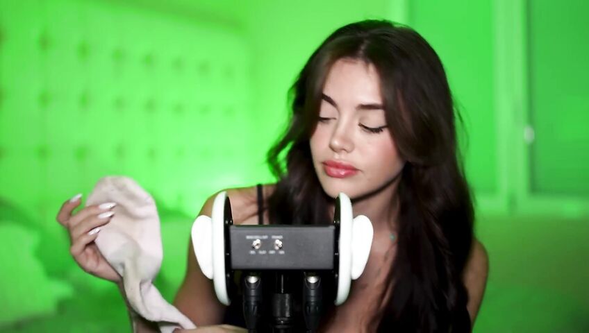 my first asmr video with the 3dio mic...