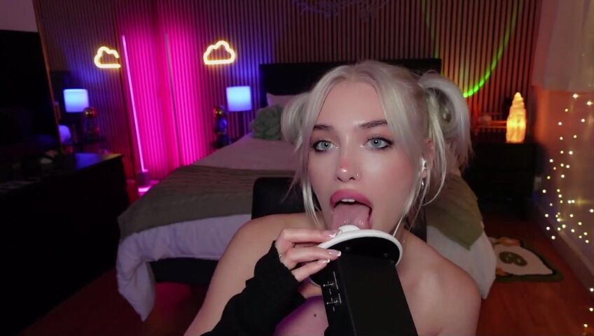 Ariesia ASMR - Space Buns | NSFW ASMR  Ear Licking & Mouth Sounds