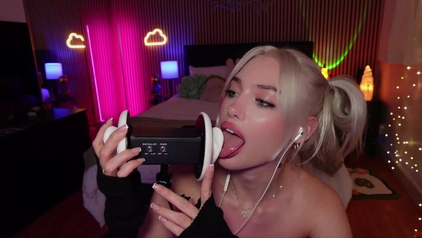 Ariesia ASMR - Space Buns | NSFW ASMR  Ear Licking & Mouth Sounds