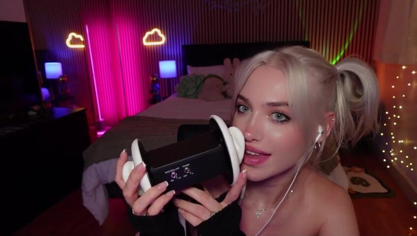 Ariesia ASMR - Space Buns | NSFW ASMR  Ear Licking & Mouth Sounds