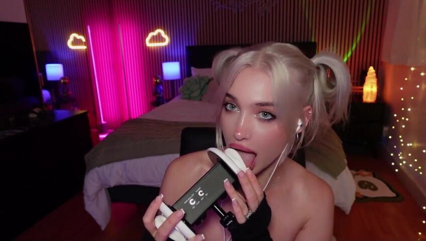 Ariesia ASMR - Space Buns | NSFW ASMR  Ear Licking & Mouth Sounds