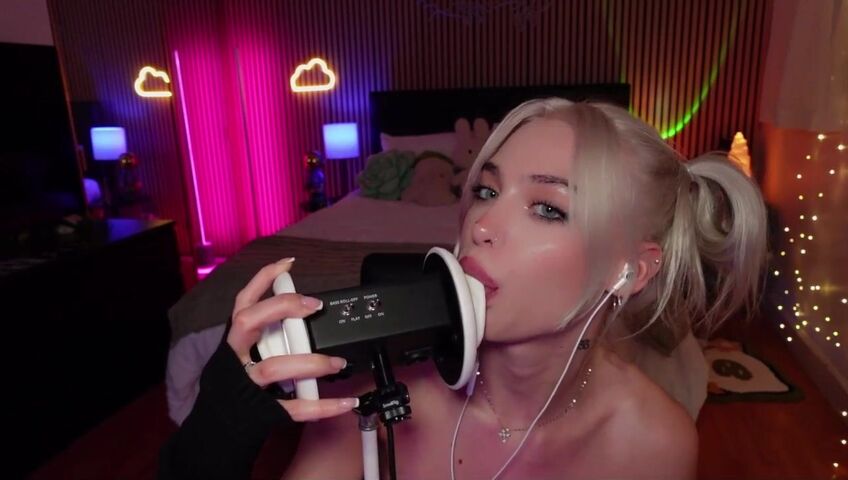 Ariesia ASMR - Space Buns | NSFW ASMR  Ear Licking & Mouth Sounds