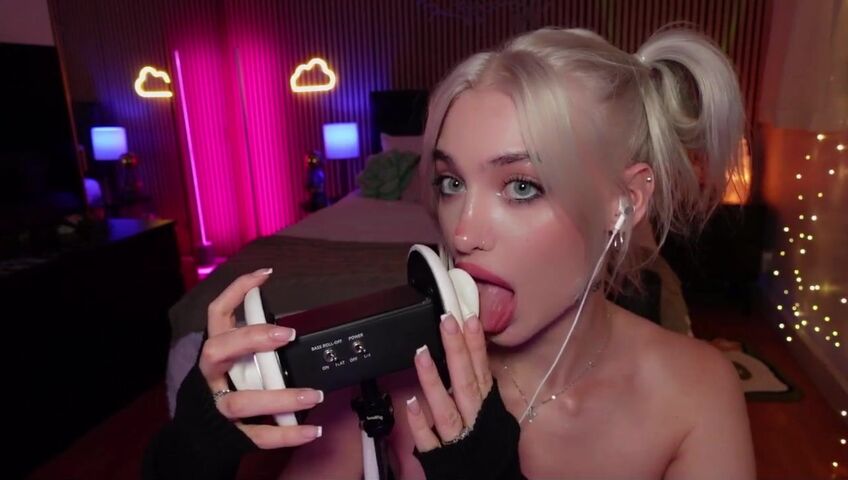 Ariesia ASMR - Space Buns | NSFW ASMR  Ear Licking & Mouth Sounds