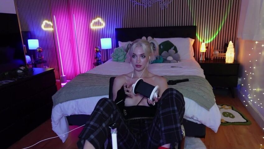 Ariesia ASMR - Space Buns | NSFW ASMR  Ear Licking & Mouth Sounds