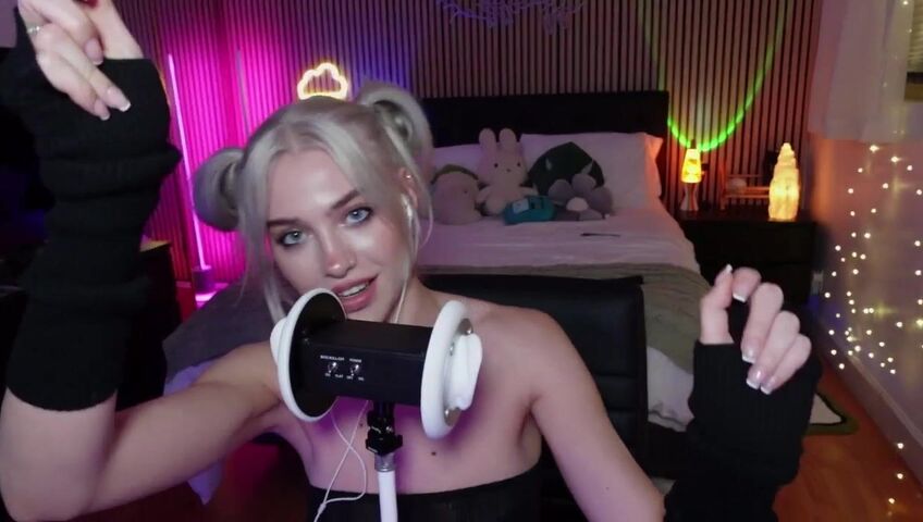 Ariesia ASMR - Space Buns | NSFW ASMR  Ear Licking & Mouth Sounds