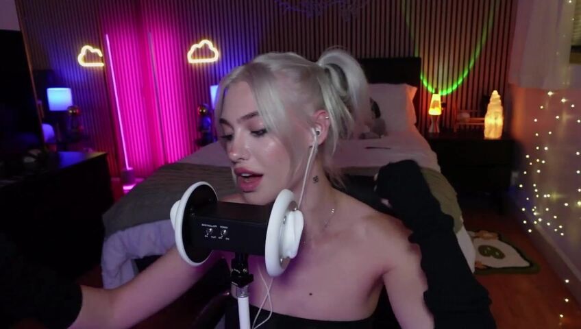 Ariesia ASMR - Space Buns | NSFW ASMR  Ear Licking & Mouth Sounds