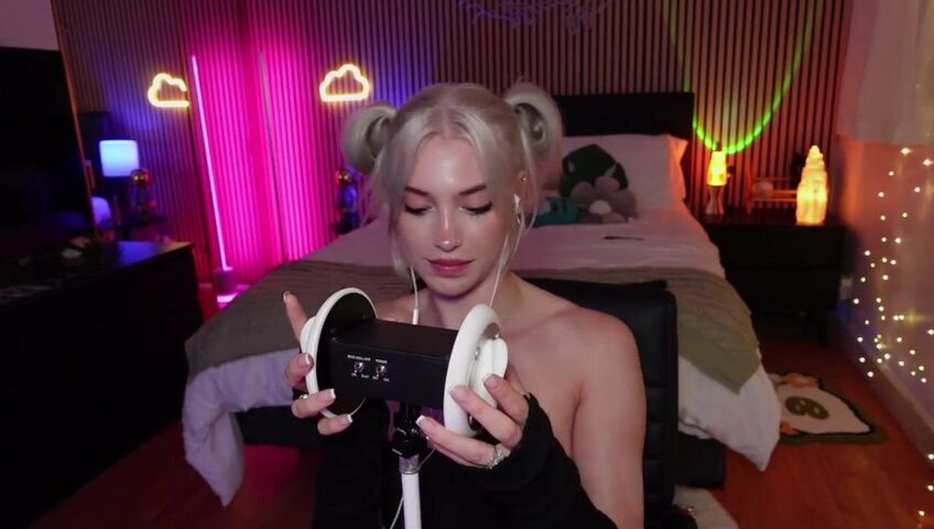 Ariesia ASMR - Space Buns | NSFW ASMR  Ear Licking & Mouth Sounds