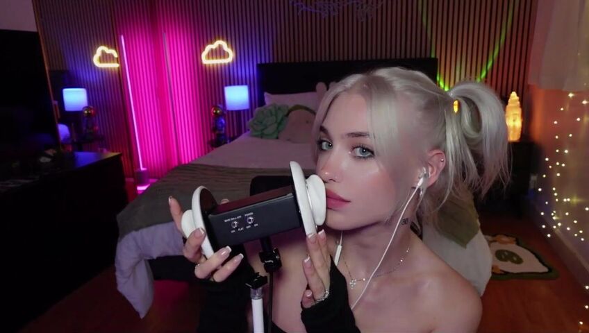 Ariesia ASMR - Space Buns | NSFW ASMR  Ear Licking & Mouth Sounds