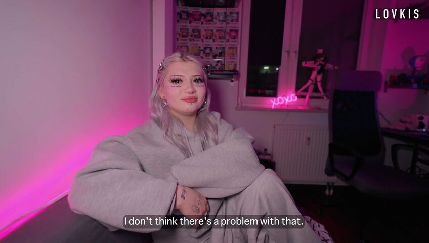 Lovkis & Xlunami - Fucked the alt-girl courier to pay for the order