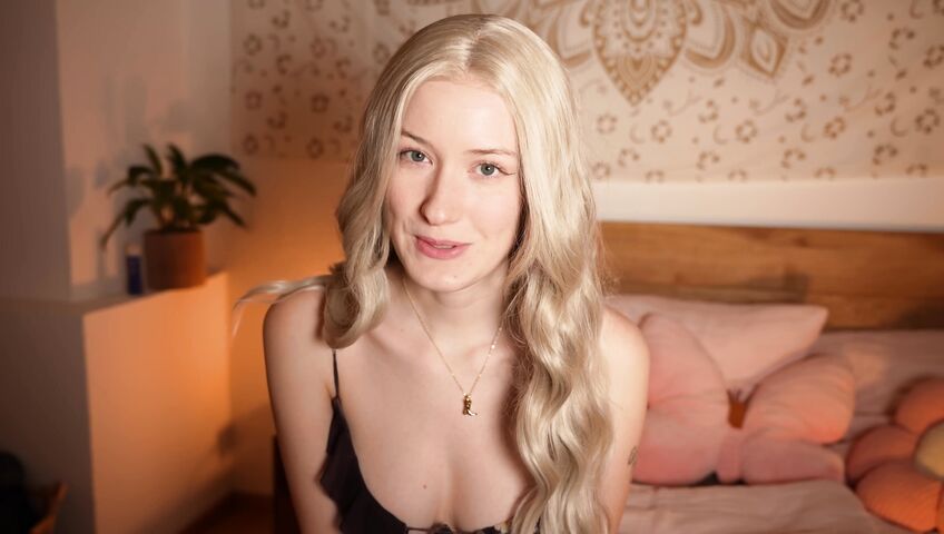 Emily ASMR - Is Your GF a Little TOO Obsessed¿ ASMR Roleplay