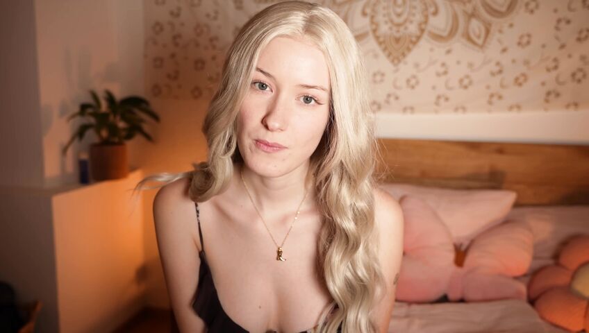 Emily ASMR - Is Your GF a Little TOO Obsessed¿ ASMR Roleplay