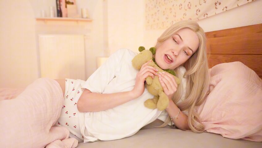 Emily ASMR - Wake Up With Me ASMR Roleplay