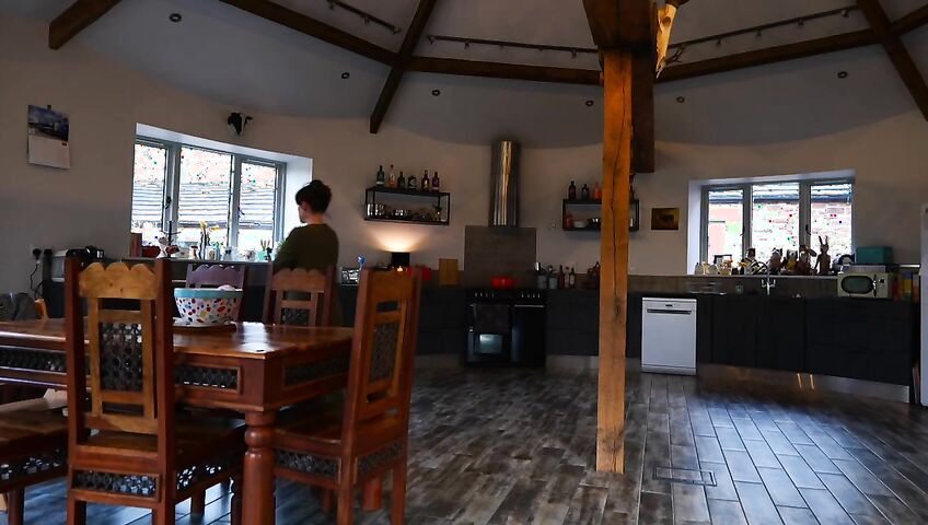 Sydney Harwin – Paper Planes