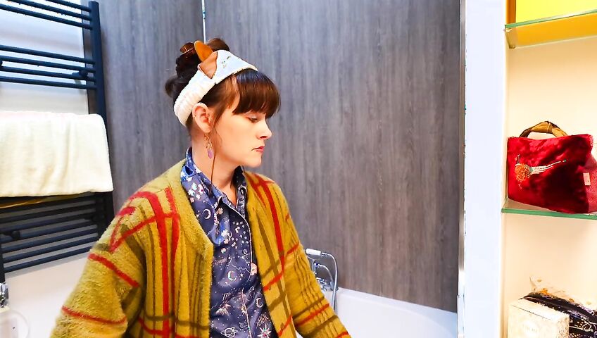 Sydney Harwin – Paper Planes