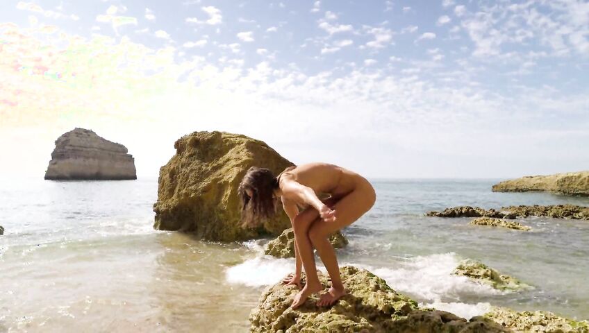 Anna Ralphs - Naked Beach Photoshoot