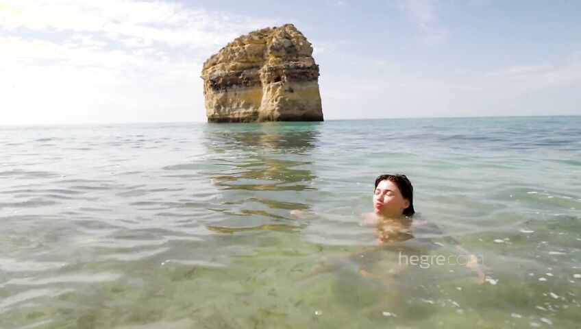 Anna Ralphs - Sexy Beach Shoot