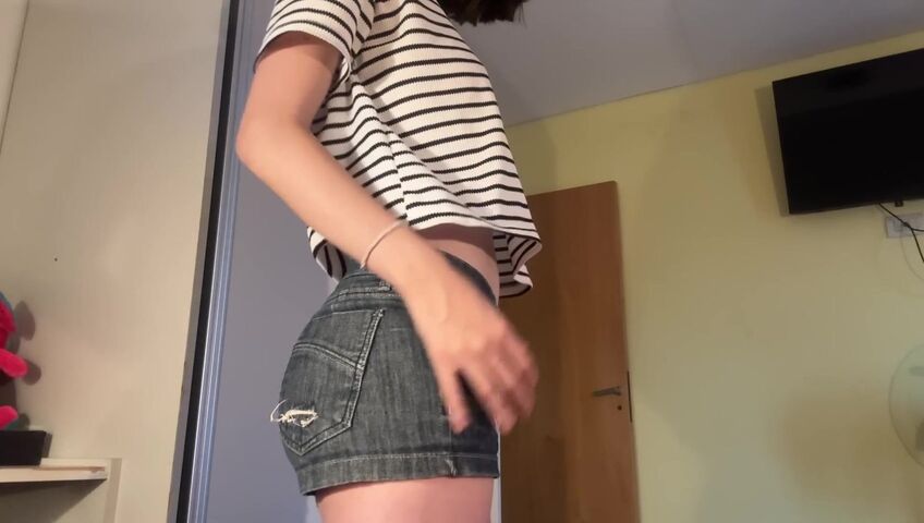 Tinglebay - lofi ASMR shorts scratching