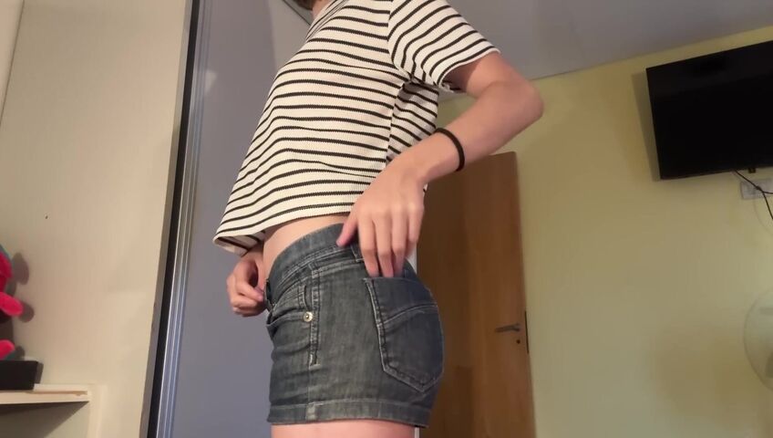 Tinglebay - lofi ASMR shorts scratching