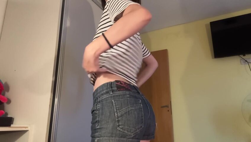 Tinglebay - lofi ASMR shorts scratching