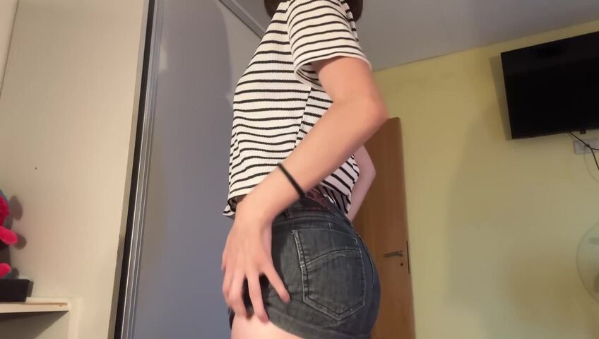 Tinglebay - lofi ASMR shorts scratching