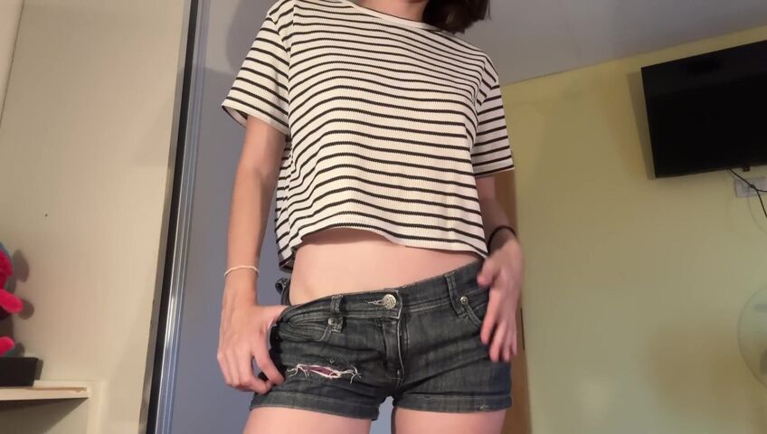 Tinglebay - lofi ASMR shorts scratching