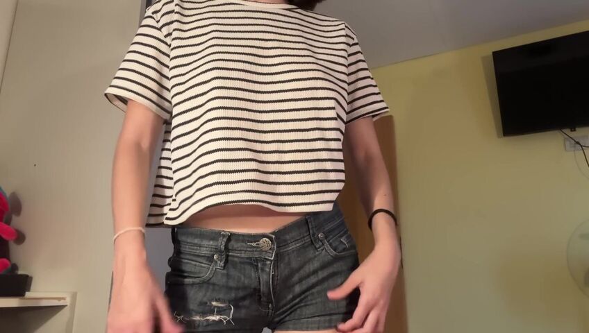 Tinglebay - lofi ASMR shorts scratching