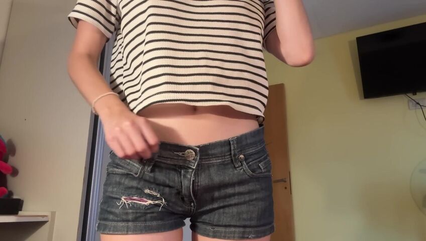 Tinglebay - lofi ASMR shorts scratching