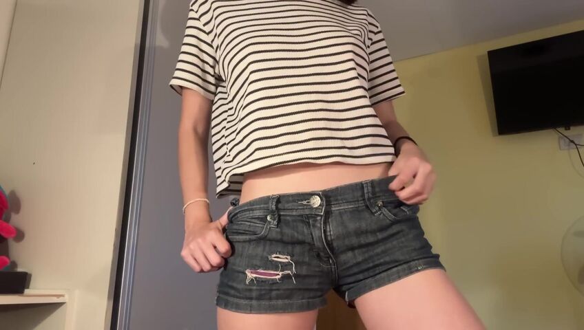 Tinglebay - lofi ASMR shorts scratching