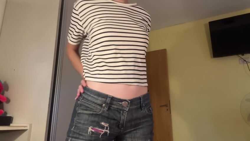 Tinglebay - lofi ASMR shorts scratching