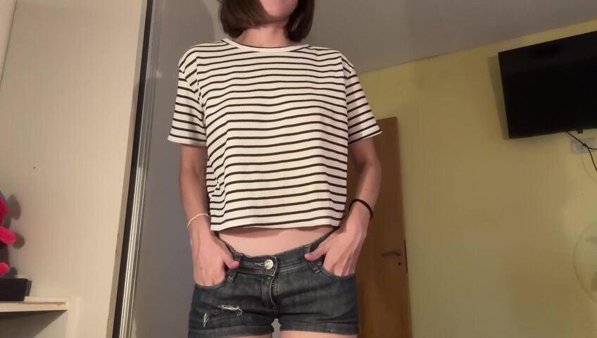 Tinglebay - lofi ASMR shorts scratching