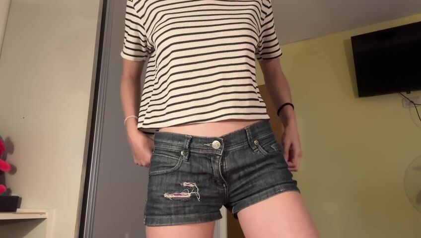 Tinglebay - lofi ASMR shorts scratching