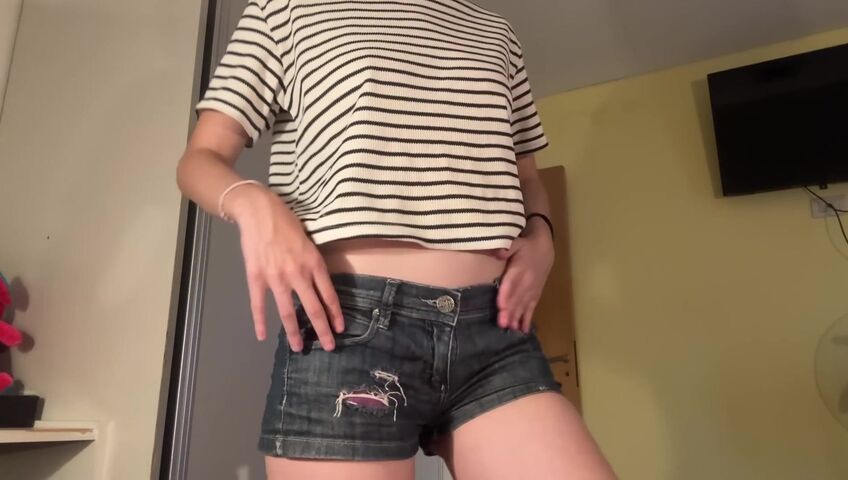 Tinglebay - lofi ASMR shorts scratching