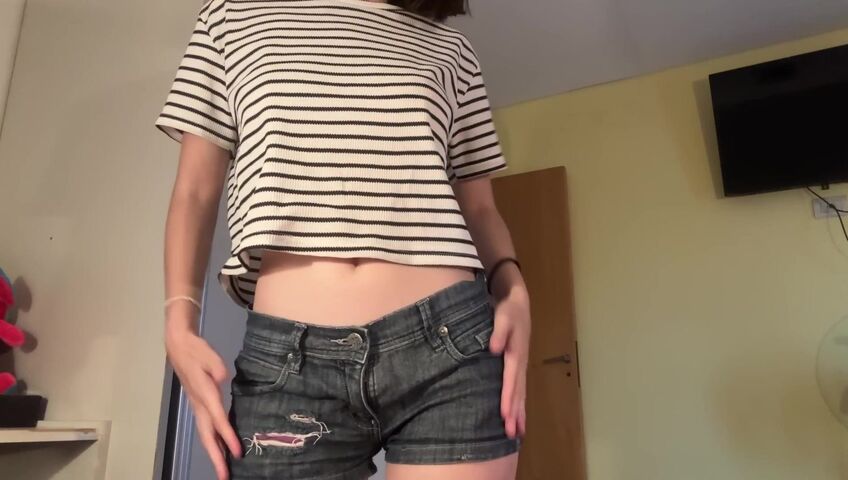 Tinglebay - lofi ASMR shorts scratching