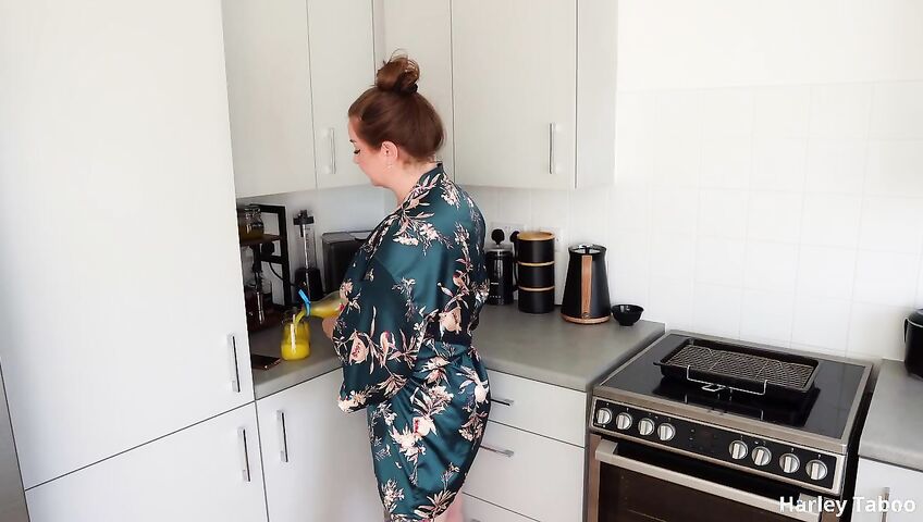 Anna Scot and Harley Taboo – StepMommy Issues