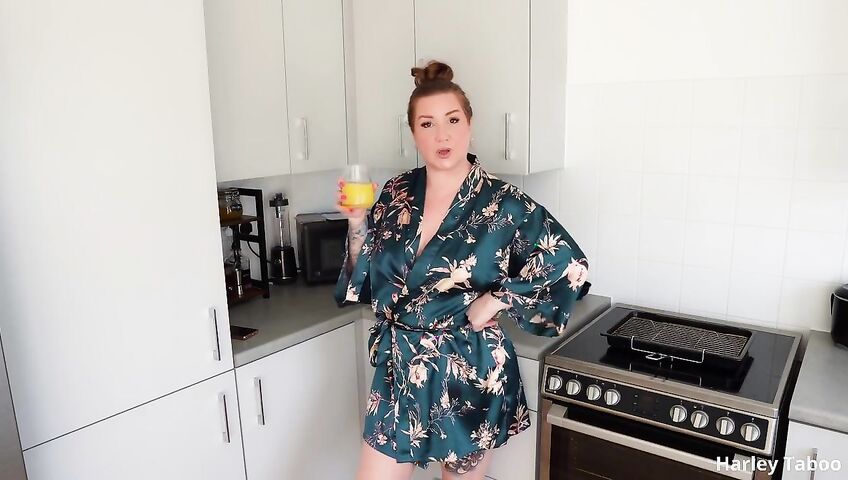 Anna Scot and Harley Taboo – StepMommy Issues