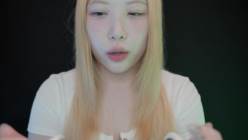 DOOBOO ASMR - 15 March 2026 - ASMR Ultra-Close Trigger Assortment (Mouth Sounds, Hand Movements, Fish Tank, Licking, Spit Painting, Goodnight)