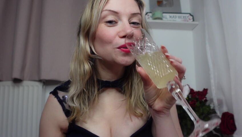 Jodie Marie ASMR - ASMR Valentines Night Spending Time With Gentle Kisses, Lense Licking (Patreon)