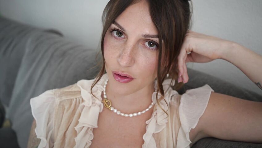 Tatum Christine-Domestic Housewife Roleplays As Freaky Mommy 2